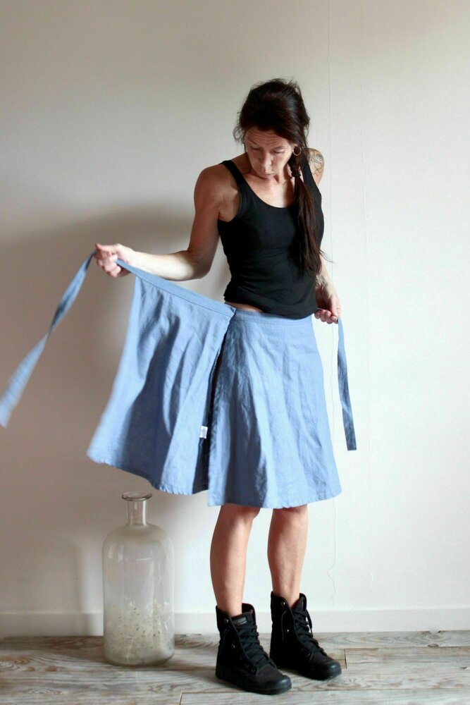 Wrap skirt, Knee length skirt