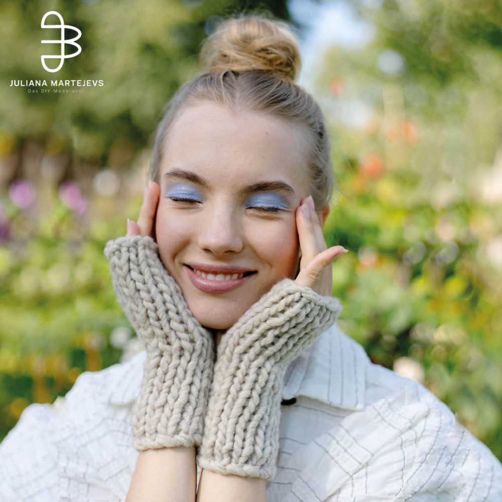 Wrist warmers knitting pattern with video tutorial