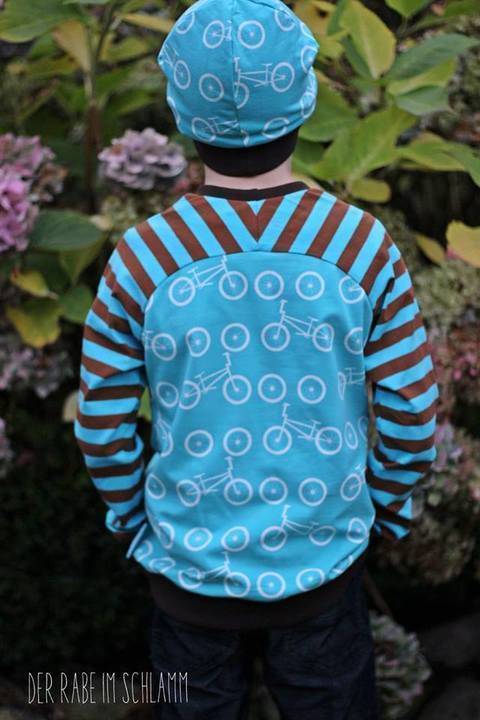 Versatile kids raglan shirt size 104-134