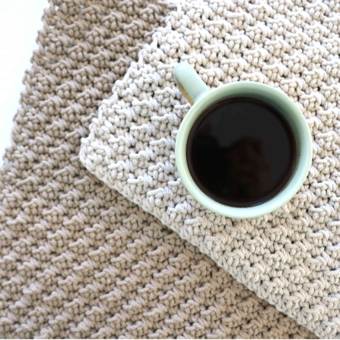 Tomine crochet table mats