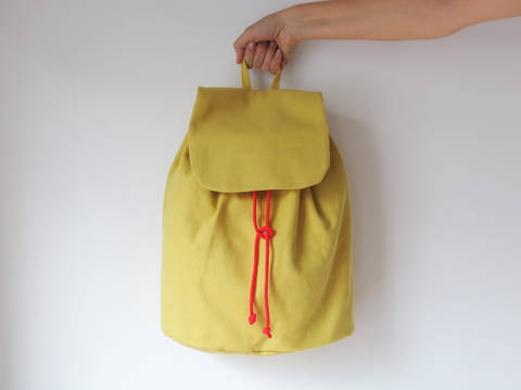 Simple no-hardware backpack No.3