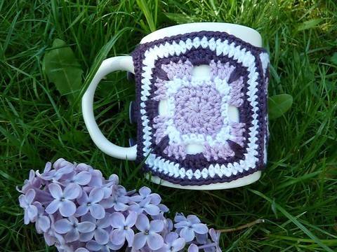 Häkelanleitung: Tassenwärmer aus Granny Squares