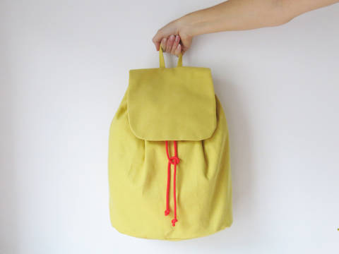 Minimalistischer Rucksack No. 3 mit Kordelzug und verstellbaren Träger