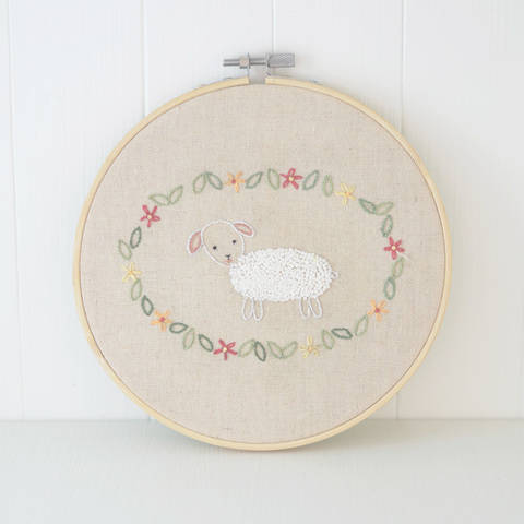 Little Lamb, hand embroidery PDF pattern & instructions (en)