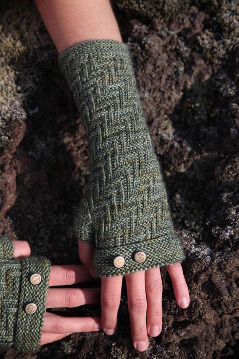 Skogar Mittens - Knitting (en)