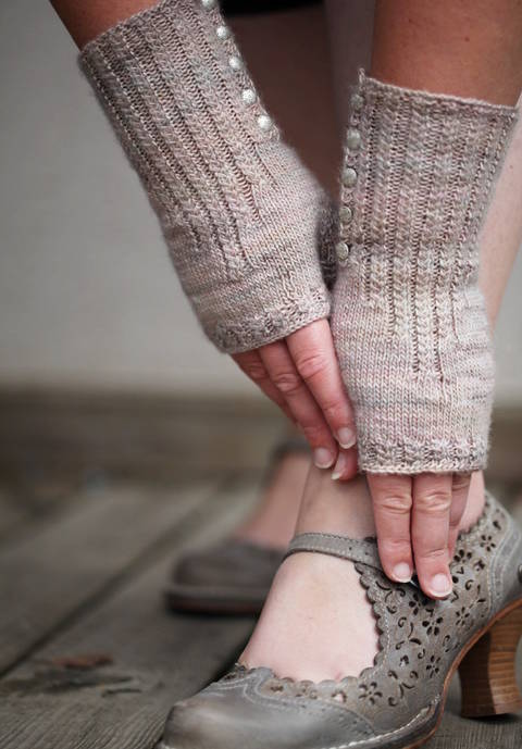 Pride and Prejudice Mittens - Knitting (en)