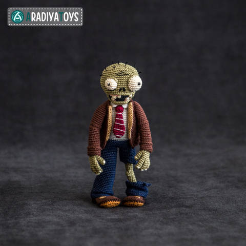 Crochet Pattern of Zombie by AradiyaToys