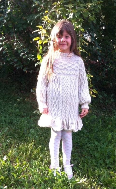 Anamchara - Jumper / Sweater / Dress for Girls 5 years size 122