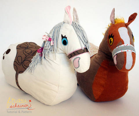 Ride-on plush horse english pattern