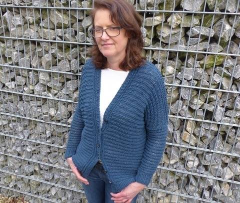 Strickanleitung, Baumwoll-Cardigan im Rippenmuster