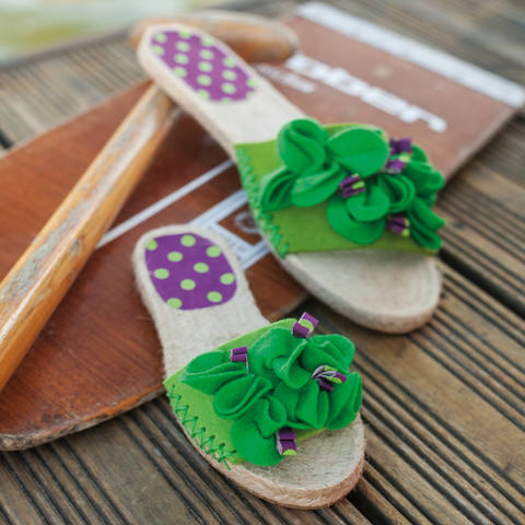 Espadrille-Sandalen mit Filzblüten Nähanleitung mit Schnittmuster