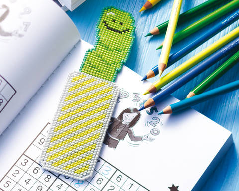 Bücherwurm aus Kunststoffstramin Stickanleitung