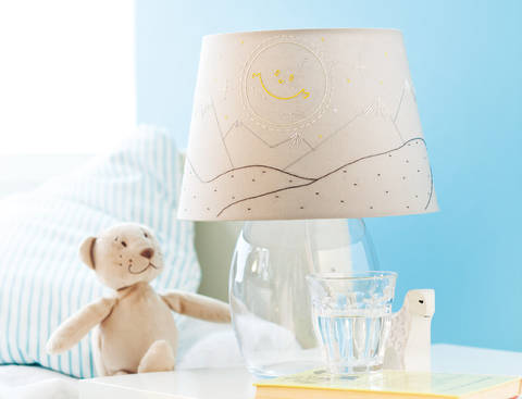 Nachttischlampe ,,Mondgesicht“ Stickanleitung