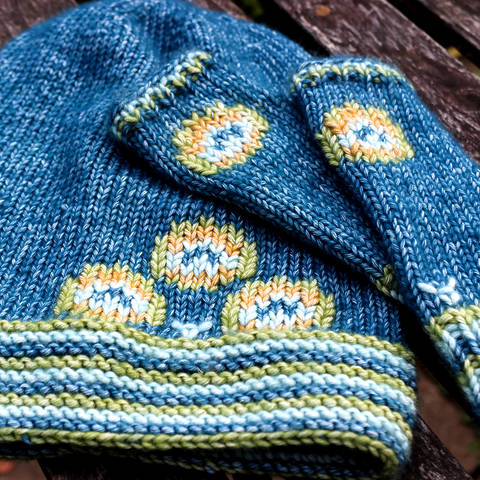 Set Strickanleitung Mütze und Armstulpen Pfau für Mädchen 5/6 Jahre