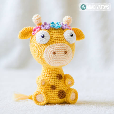 Crochet Pattern of Giraffe Ellie by AradiyaToys