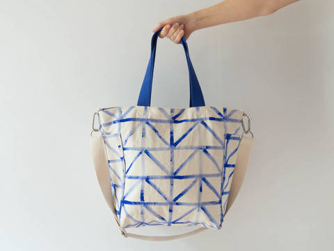 Mittelgroße Tasche mit Reißverschluss