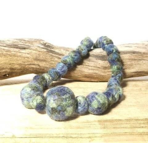 Knit and Felt Bead Necklace 3