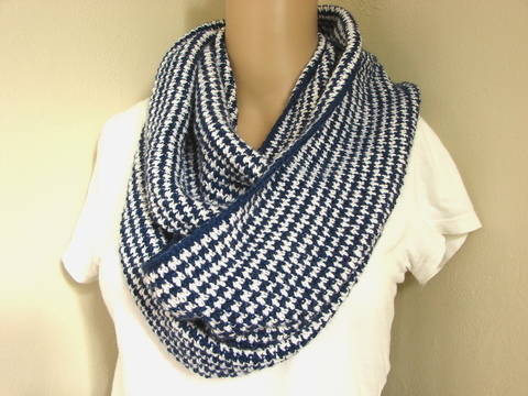 houndstooth long cowl - crochet pattern