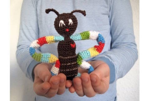 Häkelanleitung: Rassel Schmetterling