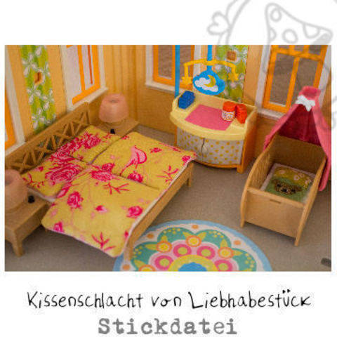Kissenschlacht für die Puppenstube
