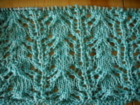 vielfältiges Lacemuster Rispe Strickanleitung