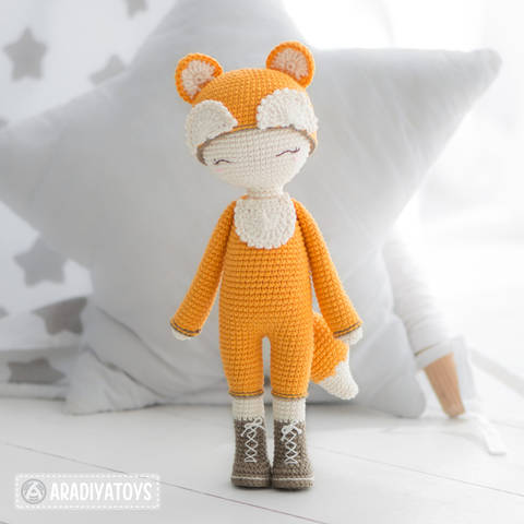 Friendy Laura de la collection "AradiyaToys Friendies"