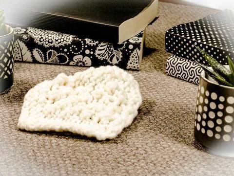 Strickanleitung Karo mit Brombeermuster für deine Sofadecke