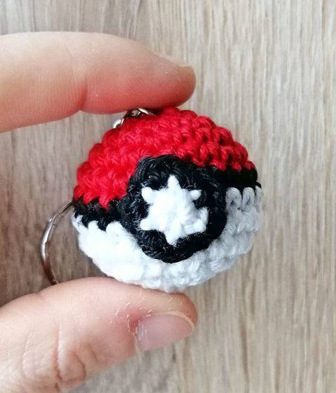 Tutoriel au crochet de Pokéball mini en porte-clé