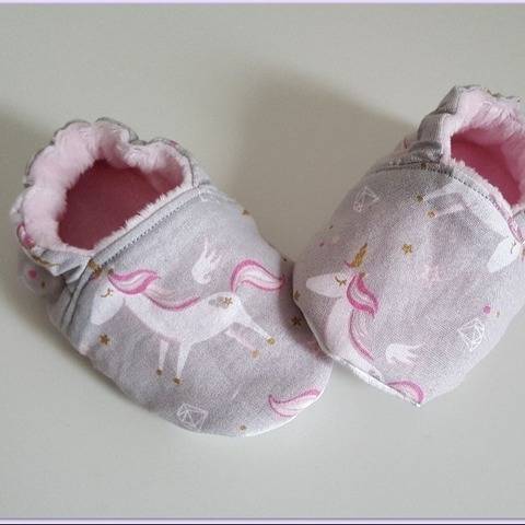 Chaussons pour bébés sans coutures apparentes