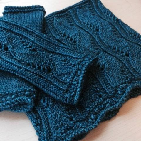 Rhapsody Cowl & Mitts - knitting pattern