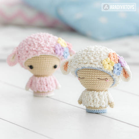 Mini Wendy from "AradiyaToys Minis" collection