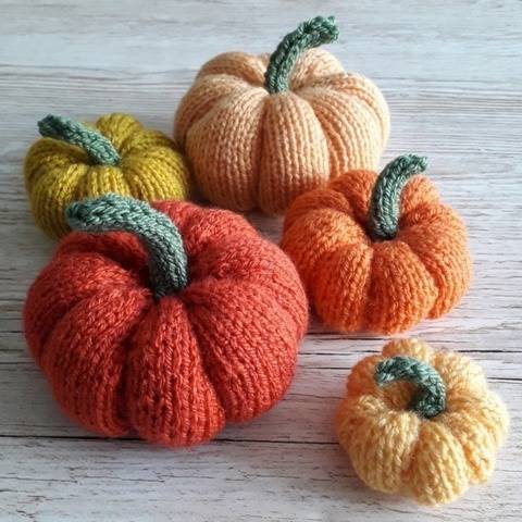Easy Knitted Pumpkins