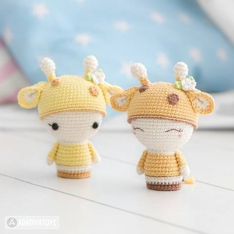 Mini Sonya la girafe de la collection "AradiyaToys Minis"