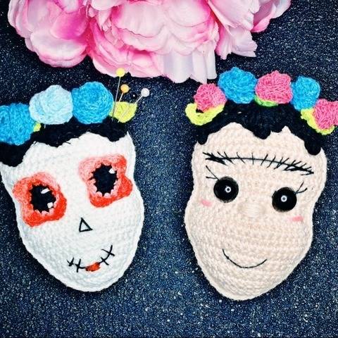 Anhänger Frida und Dia de los muertos häkeln