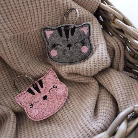 ITH-Stickdatei Schlüsselanhänger Katze Set