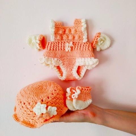 Crochet doll clothes pattern