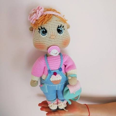 Crochet pattern: Doll in casual outfit