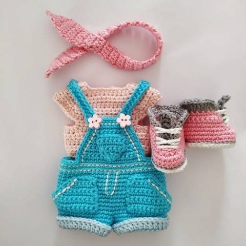 Crochet doll clothes pattern for Astrid
