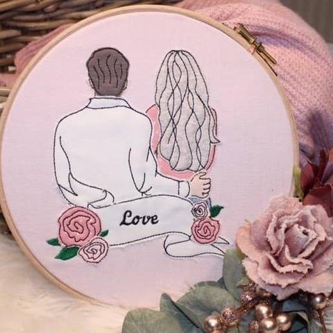Stickdatei Love Couple mit personalisierbarem Banner