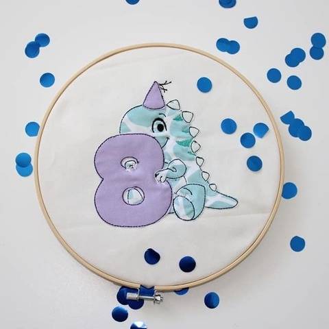 Stickdatei Dino 8. Geburtstag Doodle Set