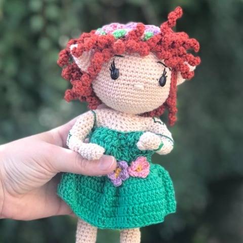 Malÿcia, la première elfette au crochet