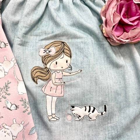 Stickdatei Mädchen mit Katze Doodle - Natalia Skripko