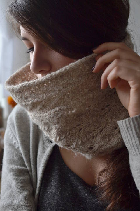 Golden Wood - Knitting