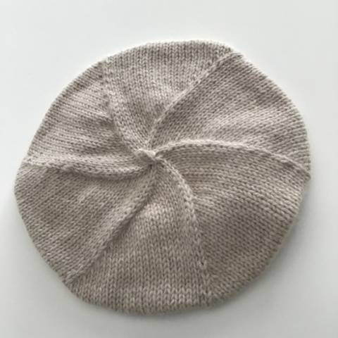 Baskenmütze Chloe, Strickanleitung